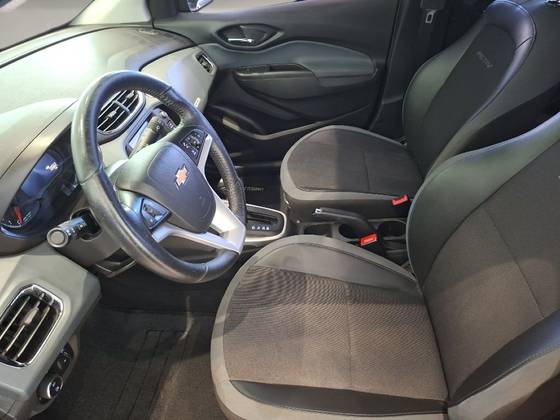 CHEVROLET ONIX 1.4 MPFI ACTIV 8V FLEX 4P AUTOMÁTICO